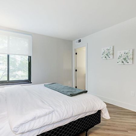2Br Executive Apartment With Spacious Layout 알링턴 외부 사진