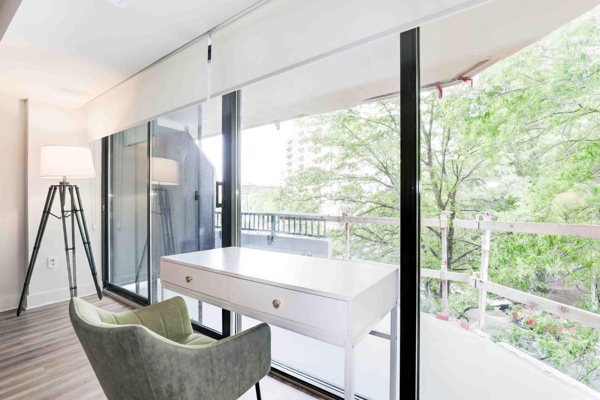 2Br Executive Apartment With Spacious Layout 알링턴 외부 사진